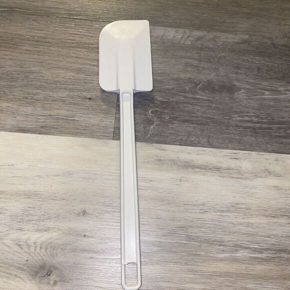 Rubbermaid Commercial 1931 Spatula  Spoon Scraper Cold Baking Icing 9.5” - Picture 1 of 5